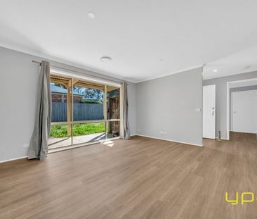 2 Buckley Way, Lynbrook - Photo 5