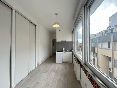 Location Appartement 1 pièce 26m² - Photo 2