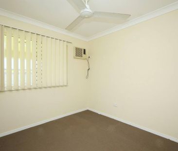 Fully Airconditioned - Two Living Areas - Side Access - Photo 4