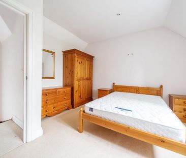 4 bedroom semi-detached house to rent - Photo 5