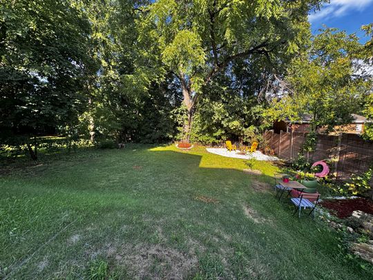 For Lease - 9961 Yonge Street, Richmond Hill, Ontario - Photo 1