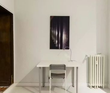 Calle de Santa Cruz de Marcenado, Madrid, Community of Madrid 28015 - Photo 4