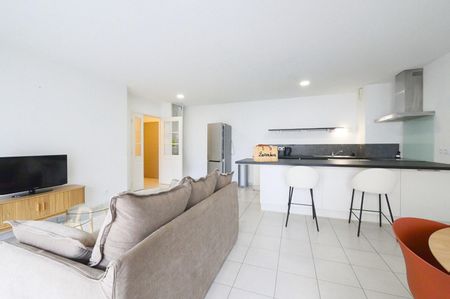 Location Appartement 3 pièces 69m² - Photo 2