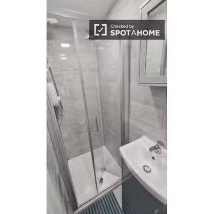 Bed for rent in a single room in Drumcondra, Dublin - Photo 1