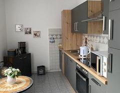 Möblierte, helle 3,5 Zimmerwohnung mit Balkon zu vermieten - Photo 1