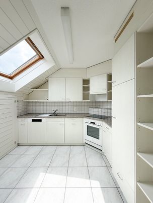 Charmante Dachwohnung - Photo 1