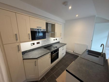 1 bedroom flat to rent - Photo 2