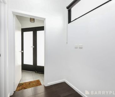 Inviting Single Level Space - Photo 2