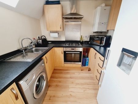 Bluebell Walk, Witham St. Hughs, LN6 9WN, Property for rent - Photo 4