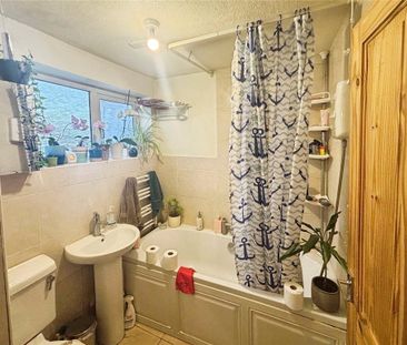 3 bedroom semi-detached house to rent - Photo 6