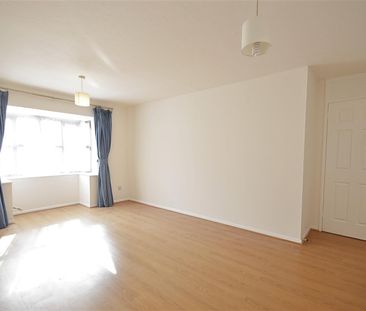 Jasmin Close, Northwood, HA6 - Photo 4