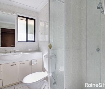 Ultra-Convenient Three Bedroom Townhouse - Close to UQ! - Photo 2