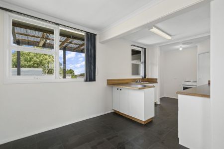 Recently Renovated Family Home - Photo 2