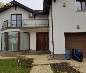 Vila cocheta, 6 camere, piscina. - Fotografie 1