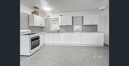 Low-Maintenance Family Home - Photo 4