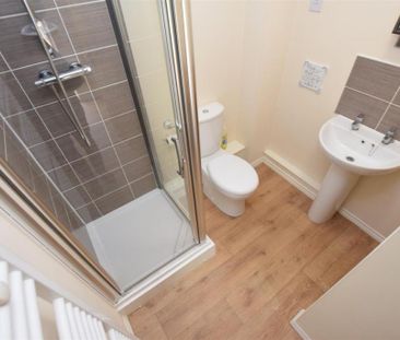 1 bedroom mews to rent - Photo 5