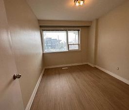 For Lease - 579 Sheppard Avenue, Toronto, Ontario - Photo 3