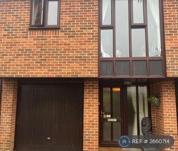 3 bedroom semi-detached house to rent - Photo 2