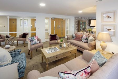 2 bedroom retirement property to rent - Photo 2