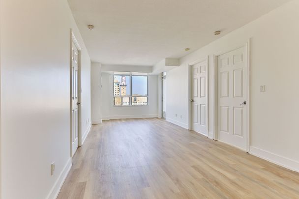 For Lease - 310 Burnhamthorpe Road Unit# 1005, Mississauga, Ontario - Photo 1