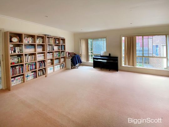 Exceptional Location - 3-Bedroom Home Close to Everything - Photo 1