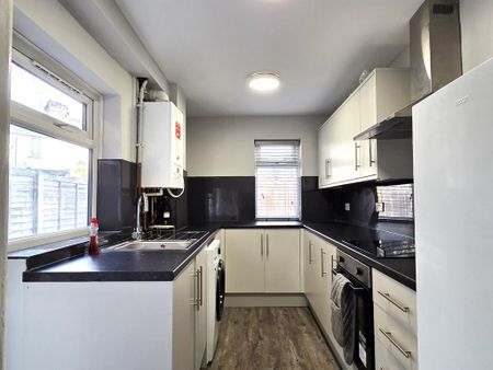 2 bedroom terraced house to rent - Photo 5