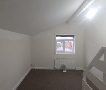2 bedroom maisonette to rent - Photo 4