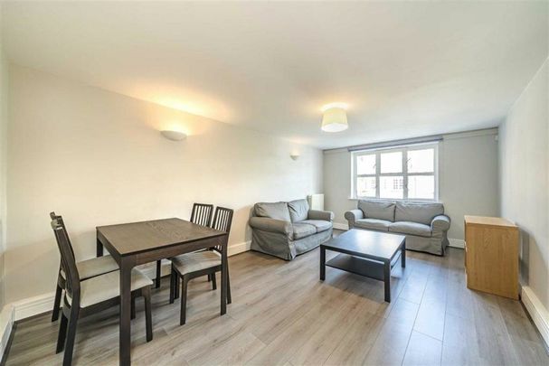 Queensway, Bayswayer, W2 - Photo 1