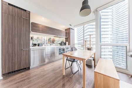 For Lease - 45 Charles Street Unit# 3510, Toronto, Ontario - Photo 4