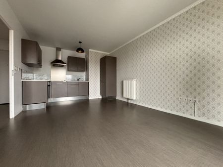 Location Appartement 2 pièces 42m² LILLE 59000 - Photo 4