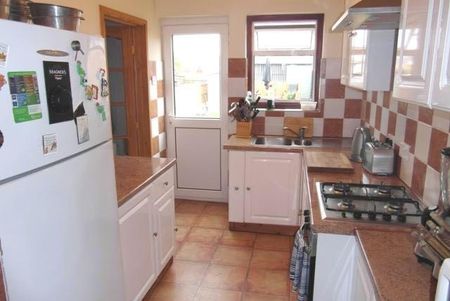 4 bedroom terraced house to rent - Photo 5