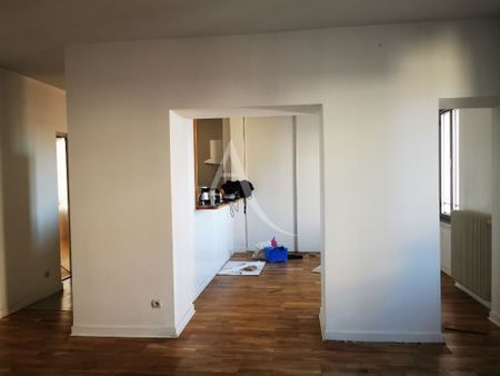 Location Appartement 4 pièces 97m² - Photo 4