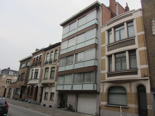 Appartement op de 1ste verdieping, ideaal gelegen vlakbij het station van Mechelen. - Photo 1