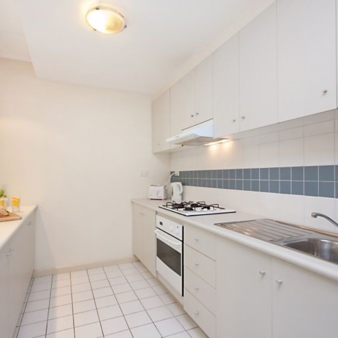 Melbourne | Student Living on A’Beckett | 2 Bedroom Apartment - Photo 1