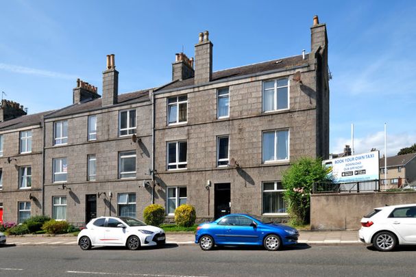 Ground Floor Right, 428 Holburn Street, AB10 7GY, Aberdeen - Photo 1