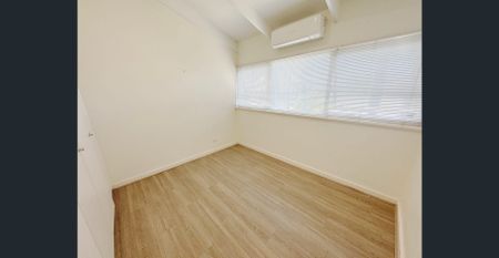 Pristine apartment at every turn! - Photo 4
