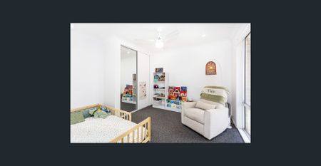 FAMILY HOME WITH POOL - Photo 4