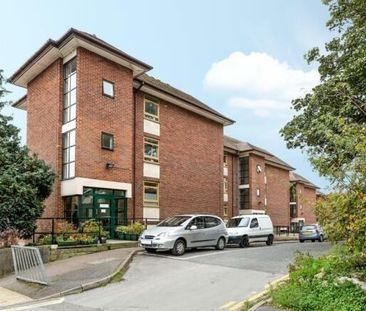1 bedroom in a flat share to rent - Photo 1