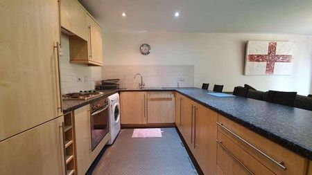 Stretford Road, Hulme, Manchester, M15 - Photo 5