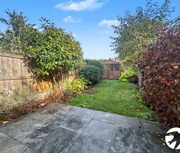 2 bedroom end of terrace house to rent - Photo 3