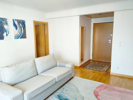 Apartamento T1 com varanda | Olivais | ARRENDAR - Photo 2