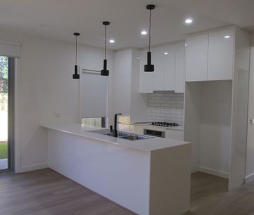 Near new modern unit! - Photo 6