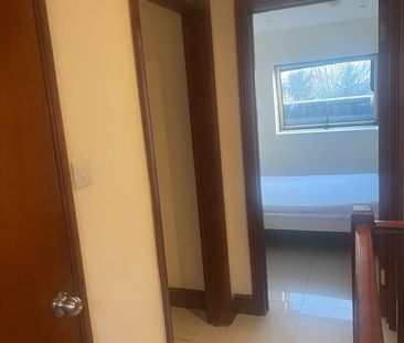 1 Bed Flat, Goldhawk Road, W12 - Photo 3