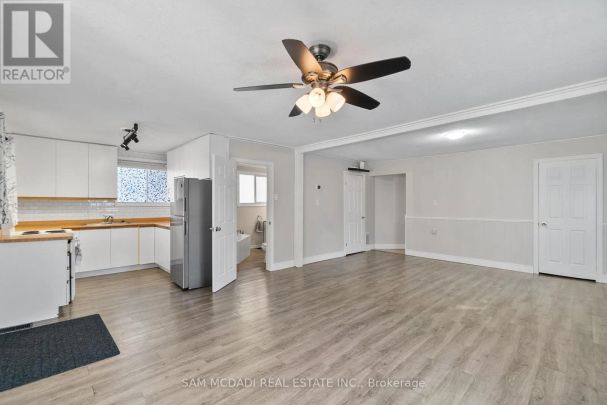 1805 RIVER ROAD W - Photo 1