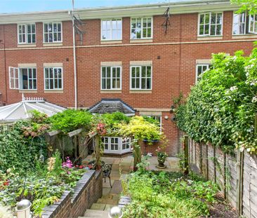 4 bedroom terraced house to rent - Photo 6