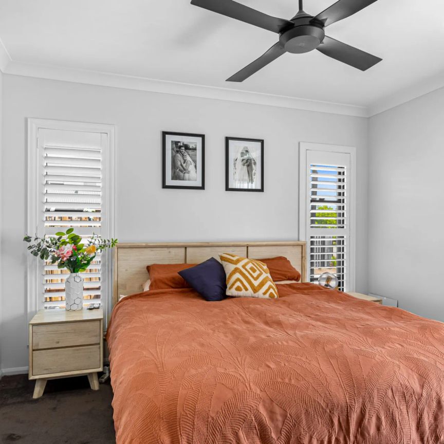 Immaculate near new 4 bedroom home Newport. Contact Julie Sykes 0438 050 110 Rent will increase to $820 on 22.6.25 - Photo 1