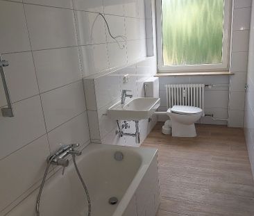 Helle und modernisierte 4 - Zimmer-Wohnung zu vermieten - Photo 3