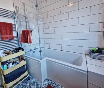 2 bedroom semi-detached house to rent - Photo 5