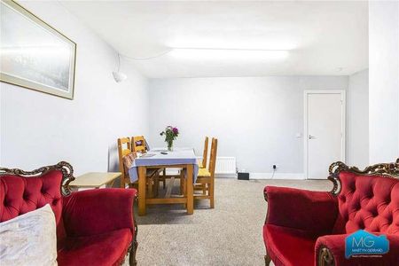 Pyramid House, High Road, North Finchley, London, N12 - Photo 2