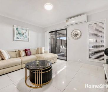Modern, Stylish & Beautifully Presented - Photo 1
